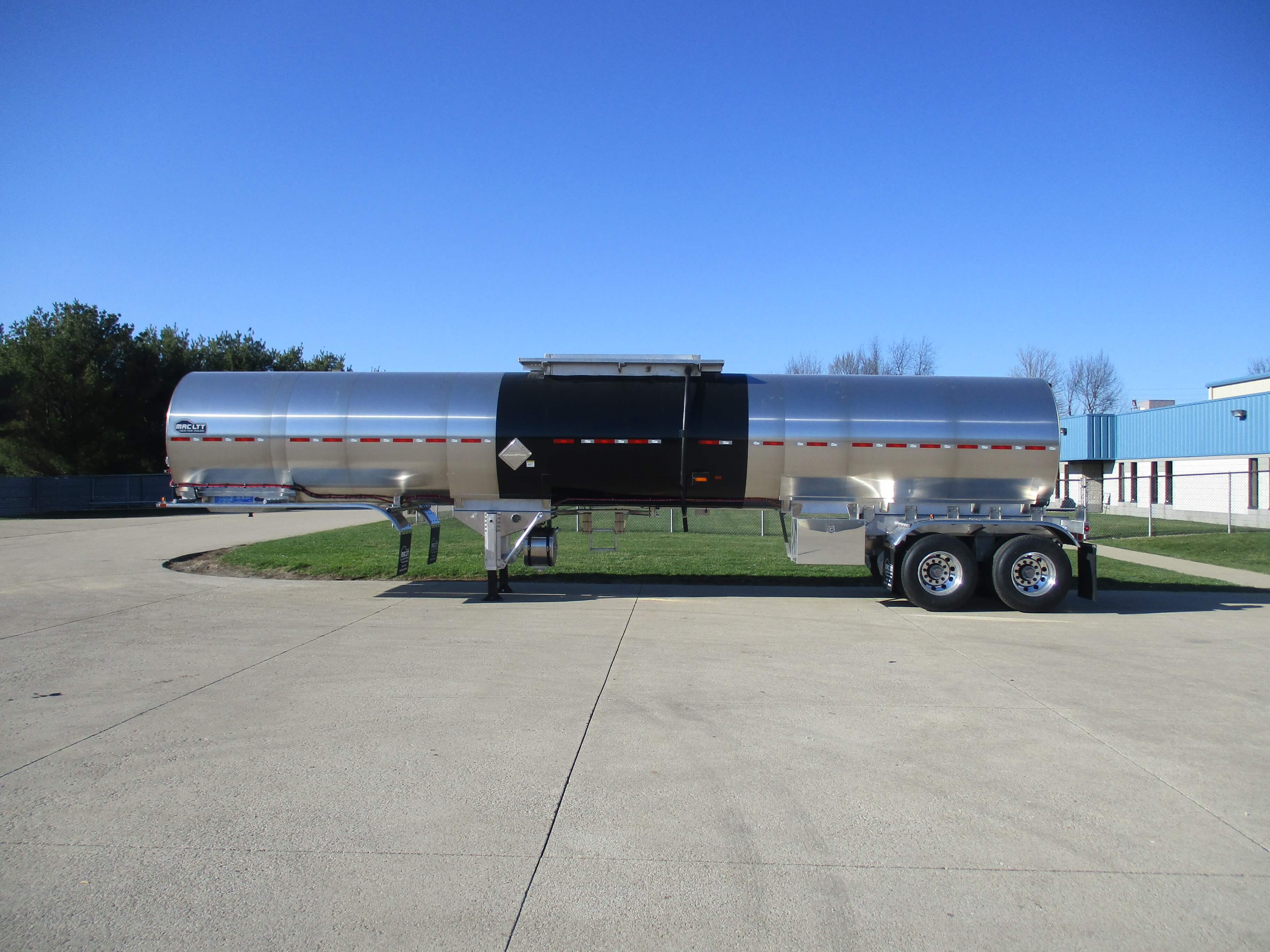 Tandem Tank Trailer